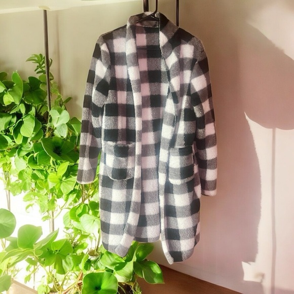 💥Title: Black White Gray Checkered Cardigan - SHEIN Size Small - Picture 1 of 5